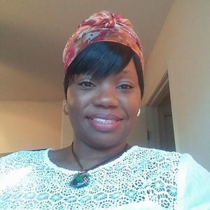 Meet your Posher, Monique